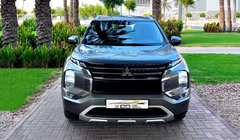 
								Mitsubishi Outlander full									