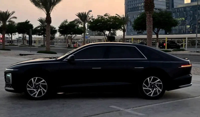 
								Hyundai Azera full									